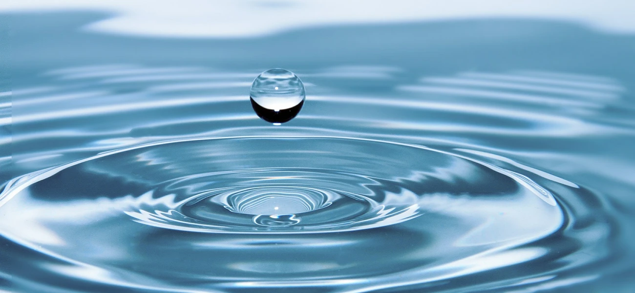 drop-of-water-578897_1920.jpg